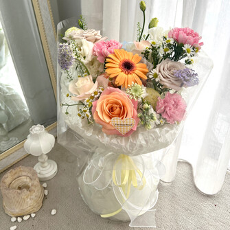 Spring garden blooms 